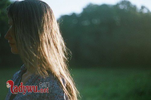 女人走出失恋后的表现