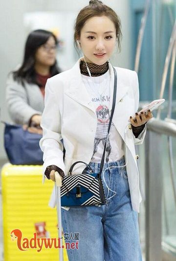 杨蓉机场白色西装同款