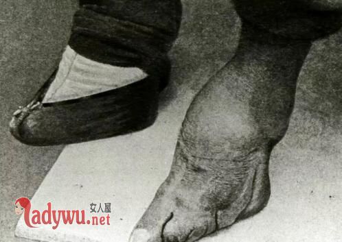 古代女子为什么裹脚