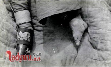古代女子为什么裹脚
