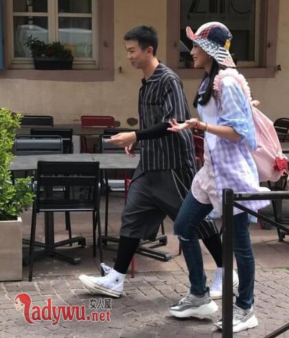 中餐厅舒淇运动鞋什么品牌的