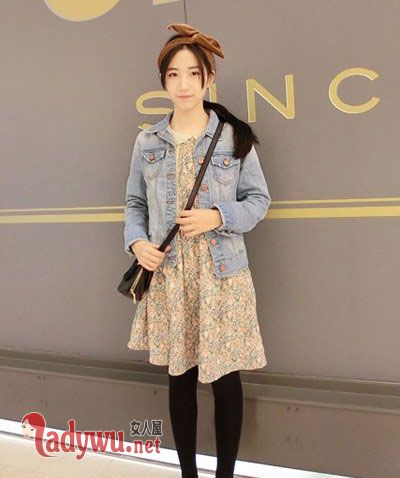 无袖连衣裙怎么搭外套