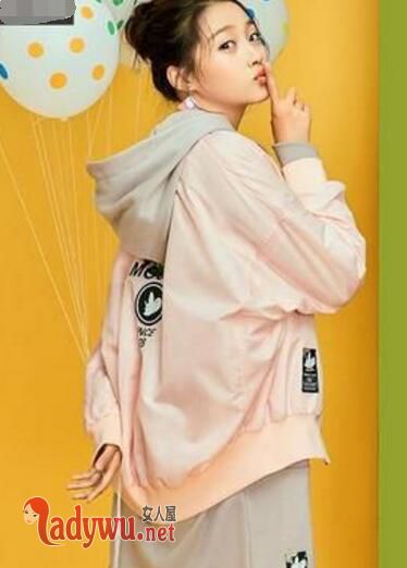 关晓彤同款私服青春靓丽