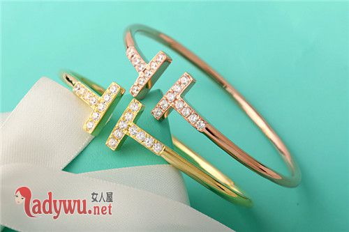 幸福三重奏蒋勤勤手镯什么品牌的