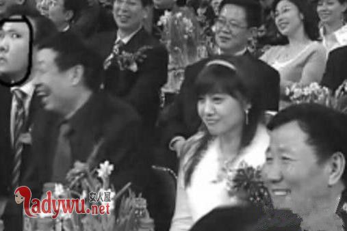 2014春晚鼓掌白衣女孩身份猜测
