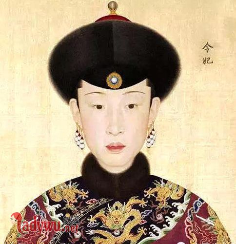 嘉庆的生母是谁