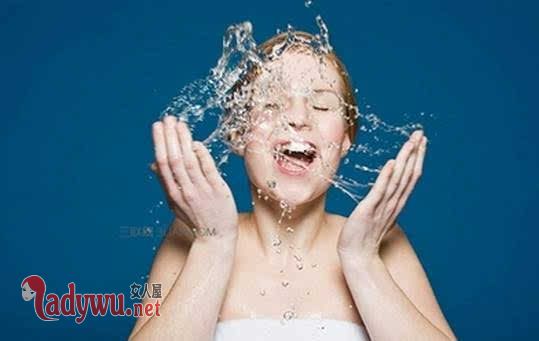 怎么给肌肤正确补水