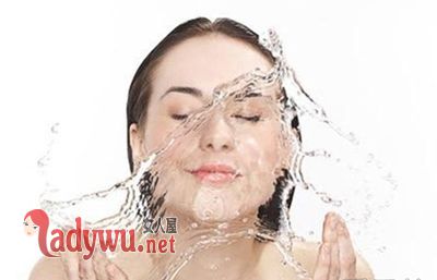 正确卸妆的方法
