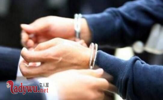 跪求民警逮捕儿子
