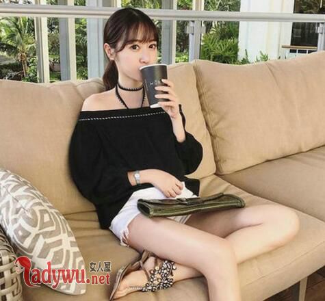 皮肤黑的女生穿衣搭配技巧