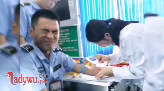 献血疼成表情包