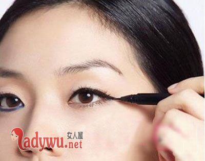 单眼皮怎么画眼线自然