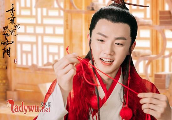香蜜沉沉烬如霜月下仙人喜欢谁