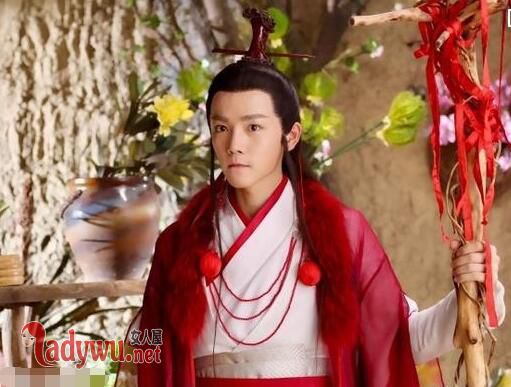 香蜜沉沉烬如霜月下仙人喜欢谁