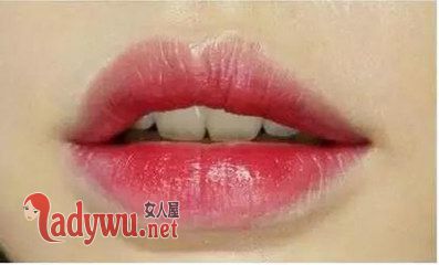 怎么涂出咬唇效果