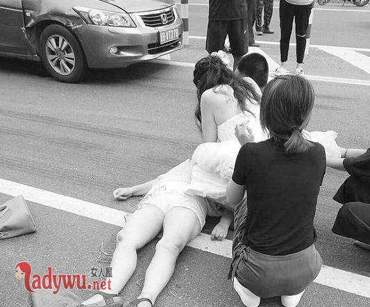 护士穿婚纱救人