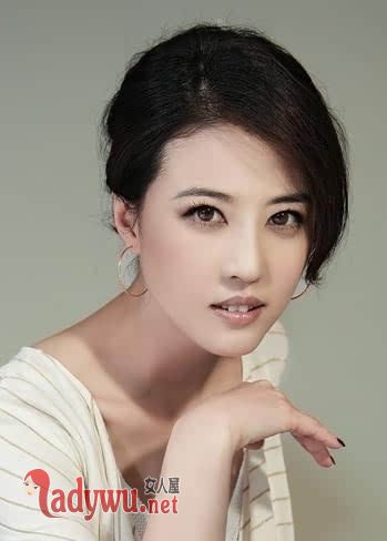 周海媚牙齿为什么不整