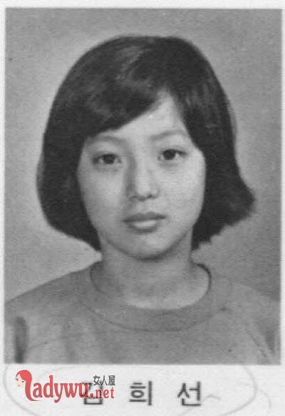 金喜善女儿变漂亮了