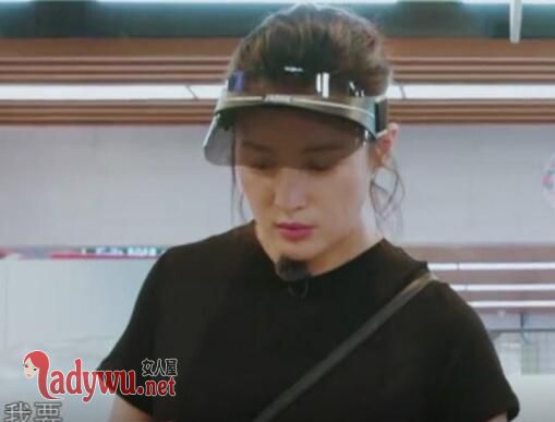 幸福三重奏蒋勤勤遮阳帽什么牌子