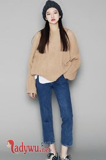 女生牛仔裤搭配什么上衣