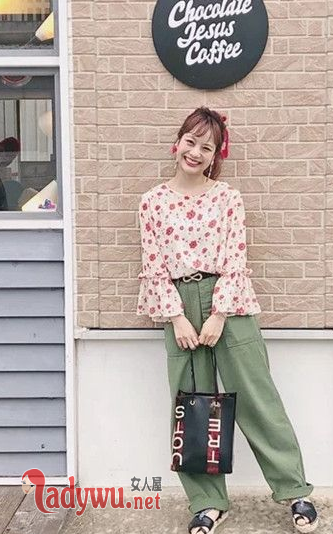 男生喜欢女生穿什么颜色衣服
