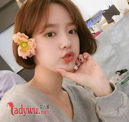 肉肉脸适合留什么发型