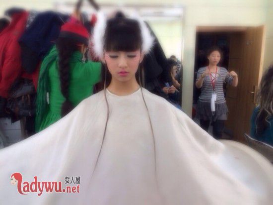 小彩旗为什么和妈妈姓