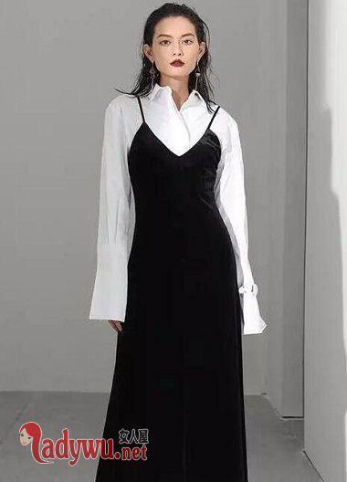 吊带裙怎么搭配衣服