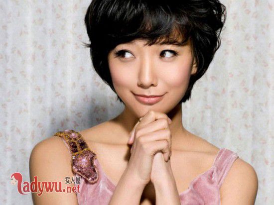 王珞丹红毯被求婚