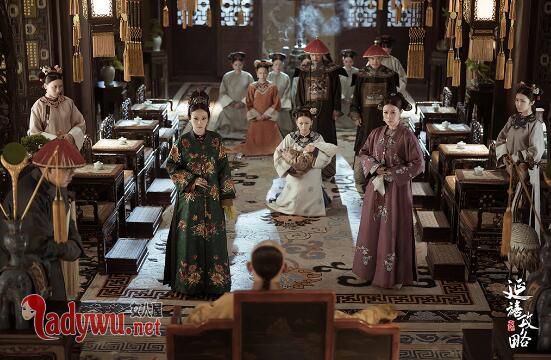 清朝妃子白色的围巾什么意思