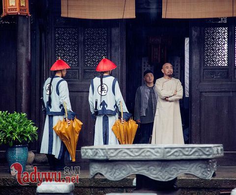于成龙陈廷敬什么关系