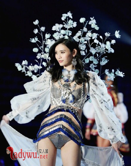 奚梦瑶现在干什么工作