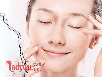 收缩毛孔精华液怎么用