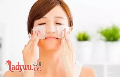 用护肤品长痘是排毒吗