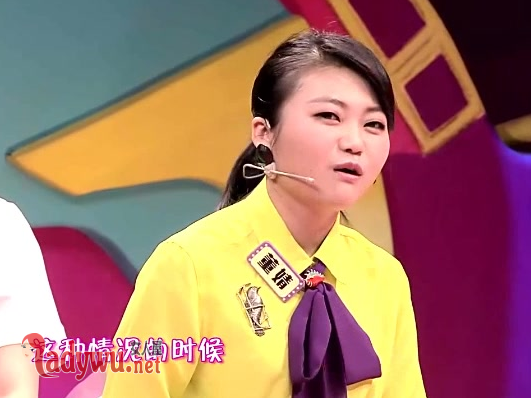 傅首尔打董婧