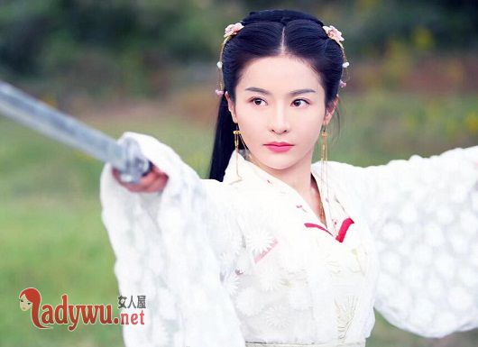 倾世妖颜叶兰和皇甫巍鸣什么关系
