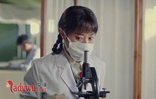 你迟到的许多年谁偷看莫莉洗澡