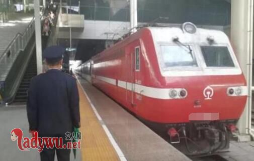 旅客丢现金后找回