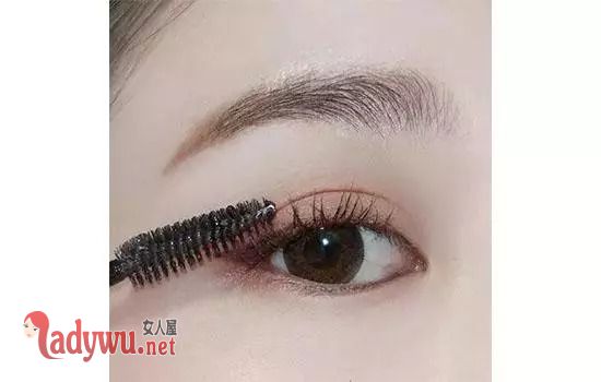 如何化日常淡妆