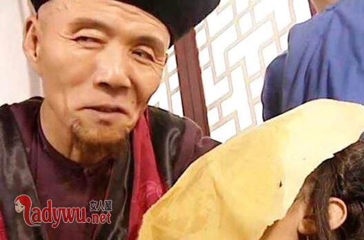 如懿传加官进爵是怎么死