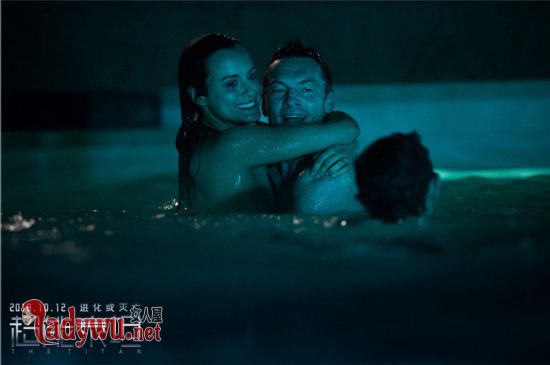 超能泰坦讲的什么故事