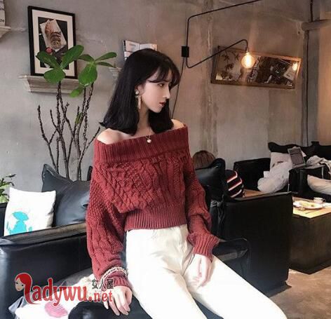 一字肩毛衣怎么搭配