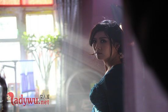 悍城郑泰诚女友扮演者是谁