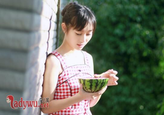 属鸡女容易出轨吗