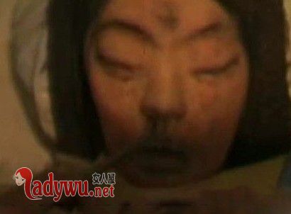 月球三眼女尸证实是假的