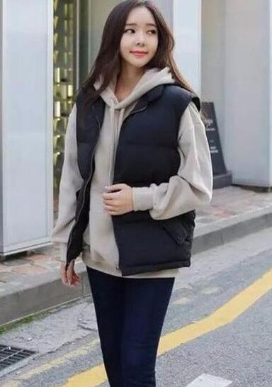 女生连帽卫衣搭配什么外套