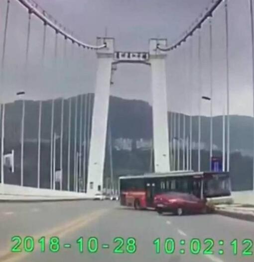 坠江公交黑匣子