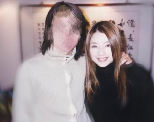 李威许玮伦在一起多久