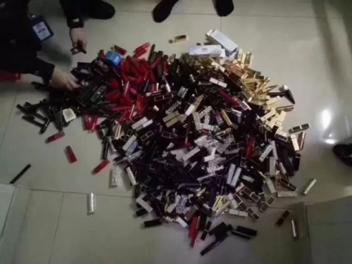 快递口红变内裤