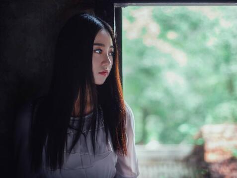 喜欢你的女人删你微信说明什么